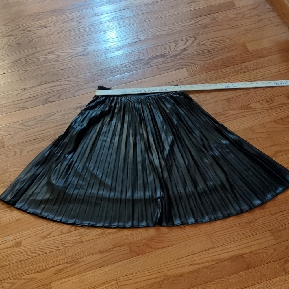 NWOT! Grace Elements Shiny Black Pleated Leather Look A-Line Skirt Size Medium - Picture 10 of 12